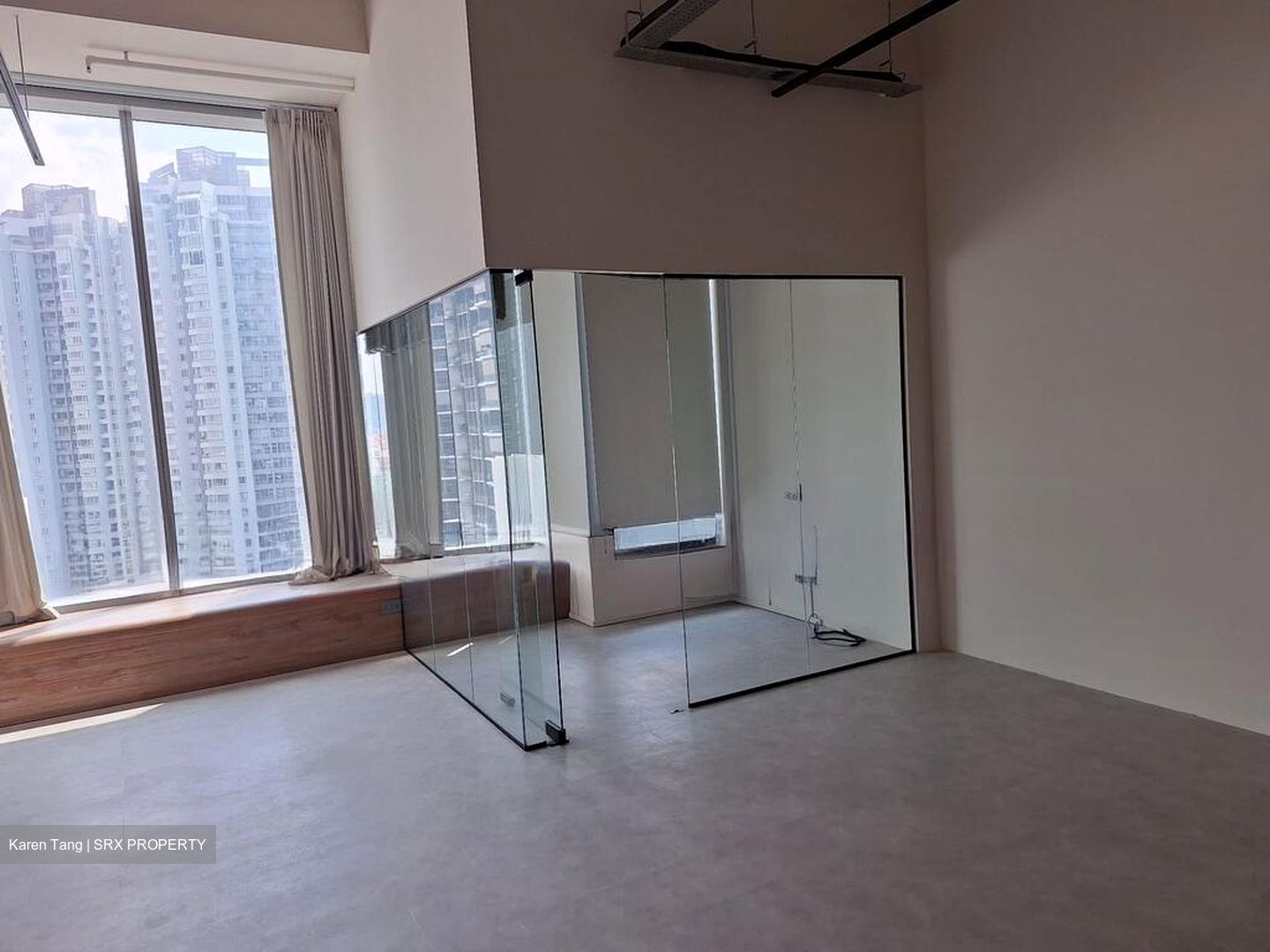 Arc 380 (D8), Office #521872301